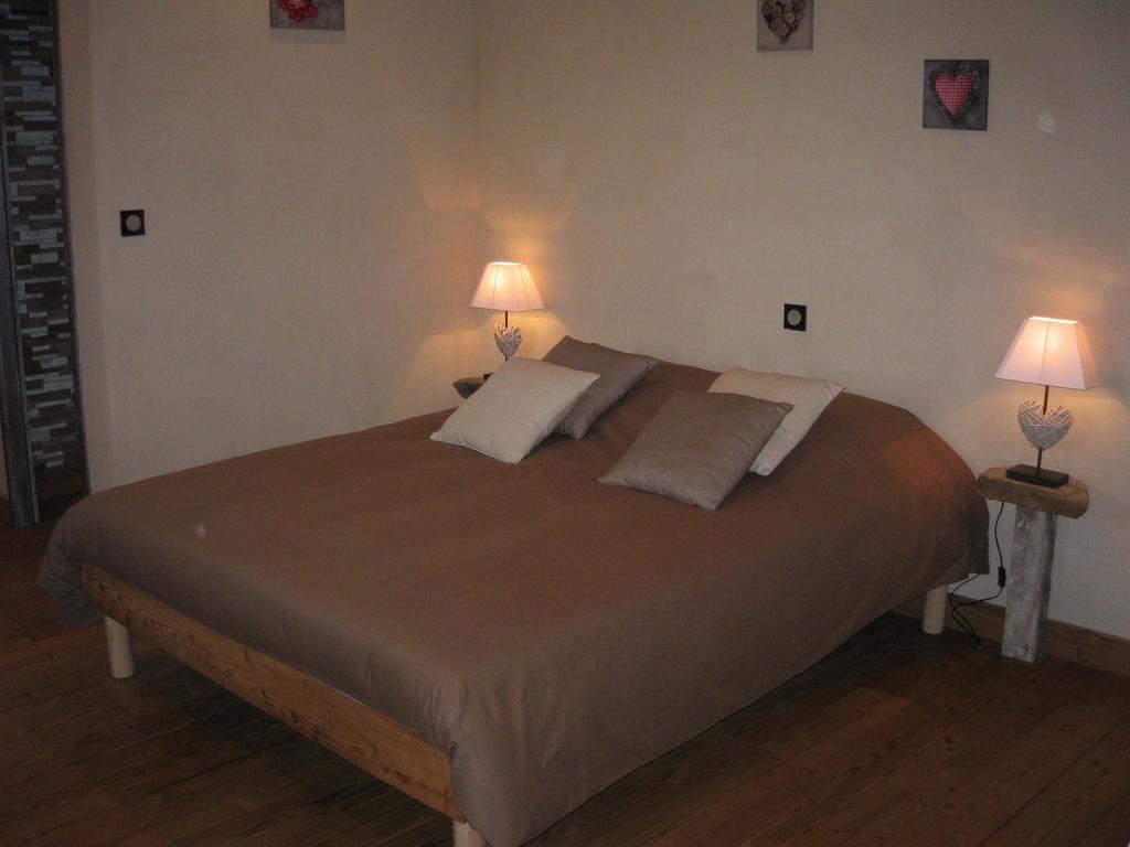 Chambres D'Hotes Le St Maurice Truinas Habitación foto